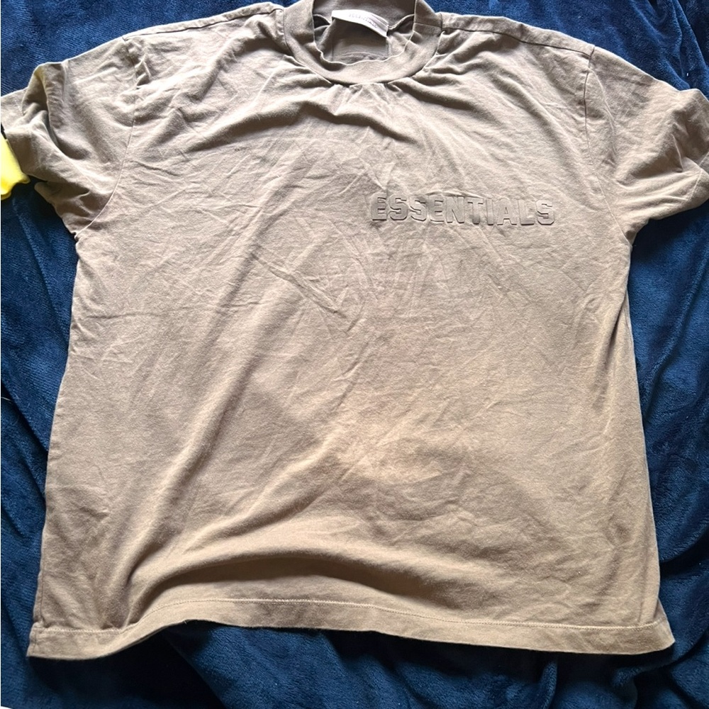 Essentials shirt ￼